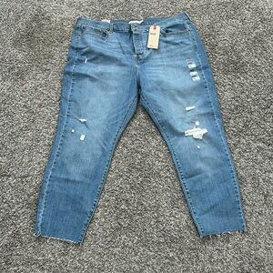 Plus size Levi jeans